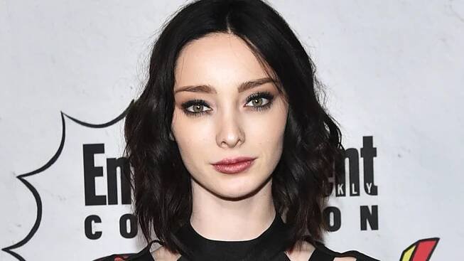 'Oppenheimer' Star Emma Dumont Comes Out as Trans Masculine, Non-Binary
