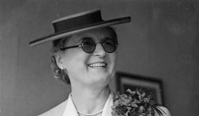 Přednáška "První dáma elegance Hana Benešová" - Vila Stiassni