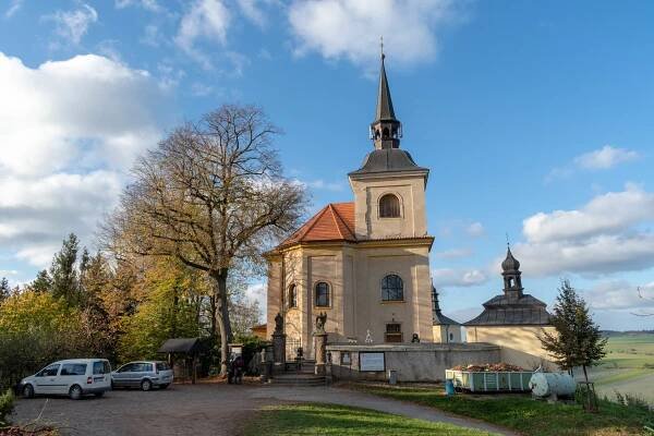 Kostel Panny Marie Bolestné (Malá Lhota)