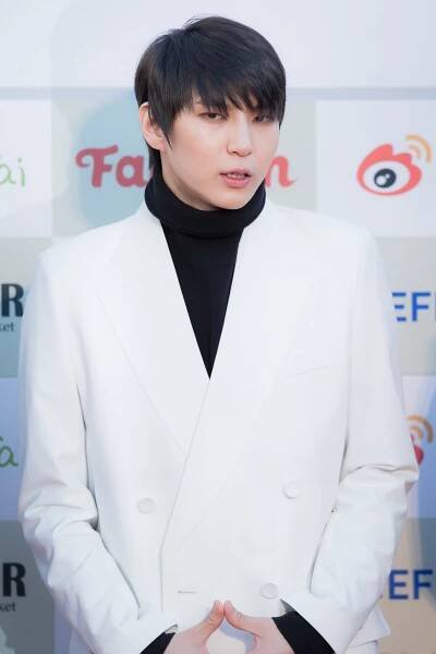 Leo (singer)