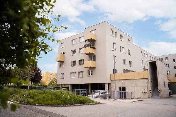 Byt 3+kk s terasou a předzahrádkou- Hradec Králové | GALO REALITY