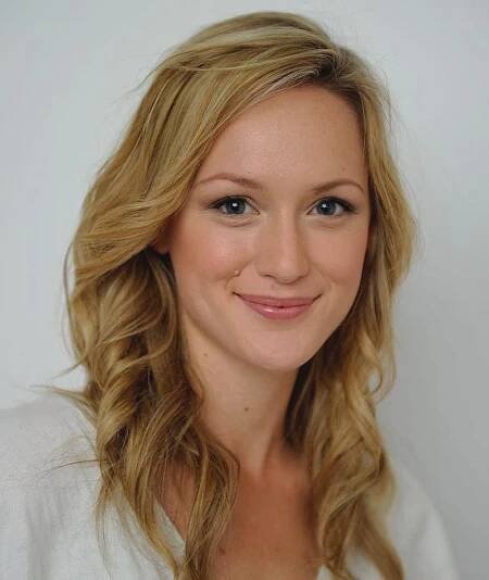 Kerry Bishé - Cheek, Smile, Lip, Eyelash, Jaw, Iris, Mak...
