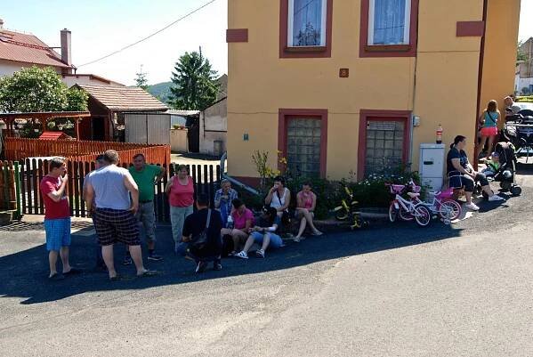 2017-KÁCENÍ MÁJKY (27.5.2017) (29) - Oficiální stránky obce Prackovice nad Labem