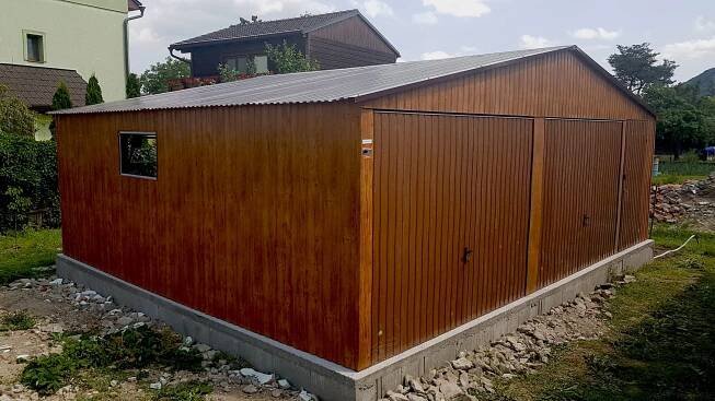 Plechová garáž 7x6 m - Zlatý dub světlý 1