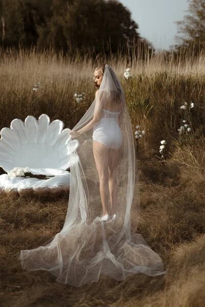 Vintage, romantic and feminine wedding veil