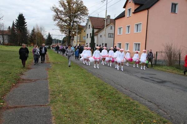 27.10. - Oslavy 28. října - Oficiální stránky obce Velká Hleďsebe