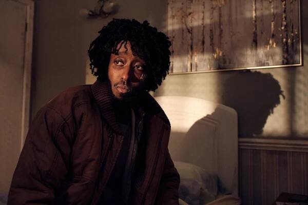 The Crow Girl - She Shoots for the King - Z filmu - Roger Jean Nsengiyumva