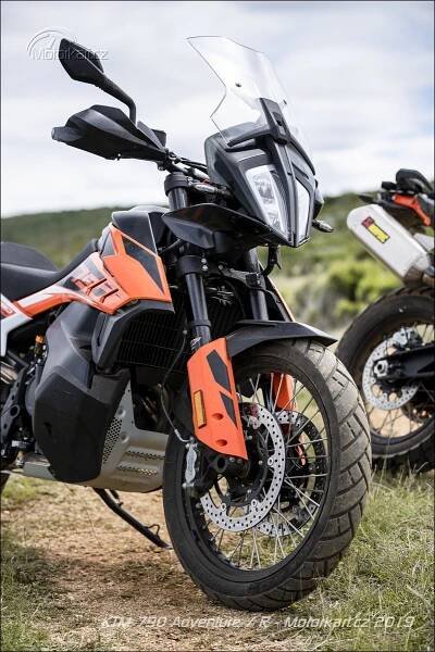Test KTM 790 Adventure/R: Dvě mouchy jednou ranou | Motorkáři.cz
