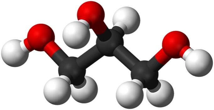 Soubor:Glycerol-3D-balls.png