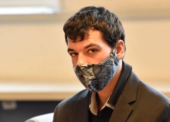 Mladík (22) z Otrokovic znásilňoval a mučil kolegu (51): Po dohodě se státní zástupkyní dostal pět let
