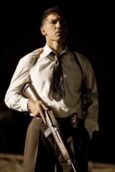 Mob City - A Guy Walks Into a Bar - Z filmu - Jon Bernthal