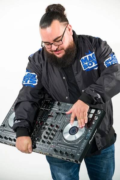 DJ IV 305 | The Magen Group
