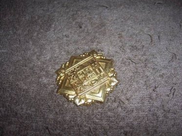 ČS. četnický čepicový odznak  - Odznaky, nášivky a medaile