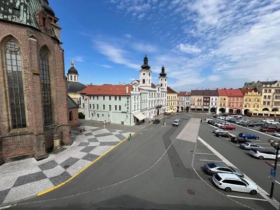 Dlouhodobý pronájem ubytovacího zařízení Měšťanský dům Velké náměstí č.p. 39, Hradec Králové | Capital Trust
