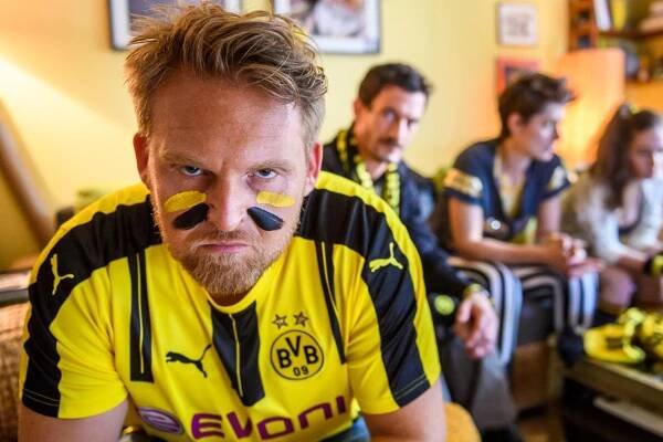 Axel Stein spielt in "Volltreffer" den BVB-Fan Philipp Stochowski.