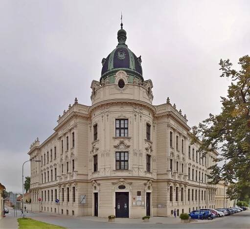 Soubor:Gymnázium ve Vyškově.jpg