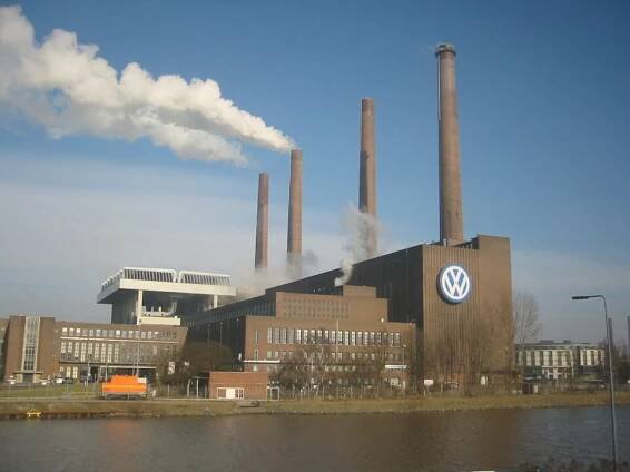 Soubor:Wolfsburg VW-Werk.jpg – Wikipedie