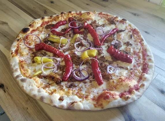 Pizza s vepř. trhaným masem-upr