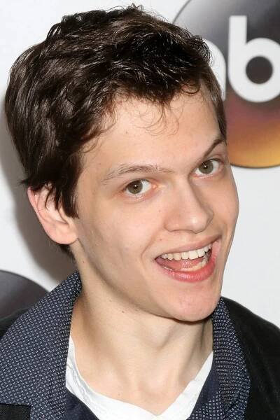 Micah Fowler herec