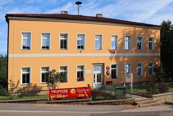 Velký Třebešov - obecní úřad foto 1