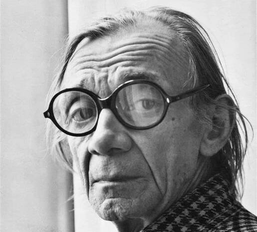 Josef Kemr by letos slavil 100. narozeniny: Dobrovolně spával v rakvi. Proč a komu se jeho hrob se prodal a co se stane s ostatky?