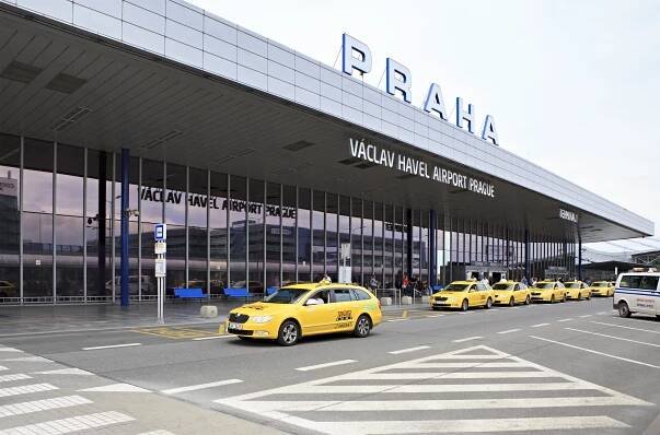 Parkování a doprava na pražské letiště: co vyjde nejlevněji? | Cestovinky