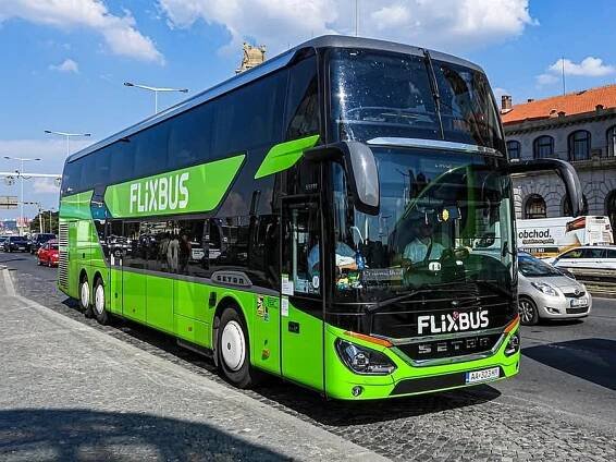 autobus společnosti Turancar v Praze © Flixbus