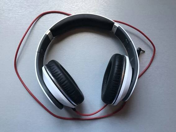 Prodám Sluchátka Beats Studio za 2 500 CZK - 7/2017 - Apple Bazar
