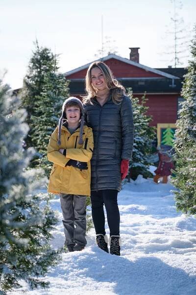 Luke Roessler, Merritt Patterson - Picture a Perfect Christmas - Promo