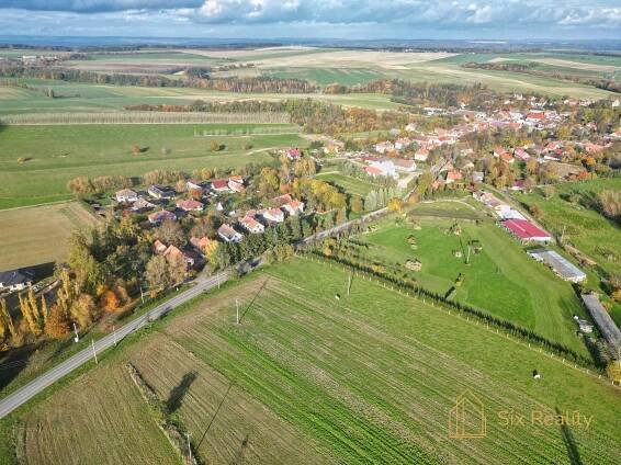 Prodej stavebního pozemku 1000 m², Panoší Újezd - Six Reality s.r.o