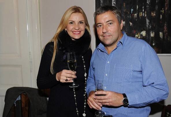 Krainová přibrala a pořídila si zeštíhlující overal: Zip jí rupnul přímo na pódiu