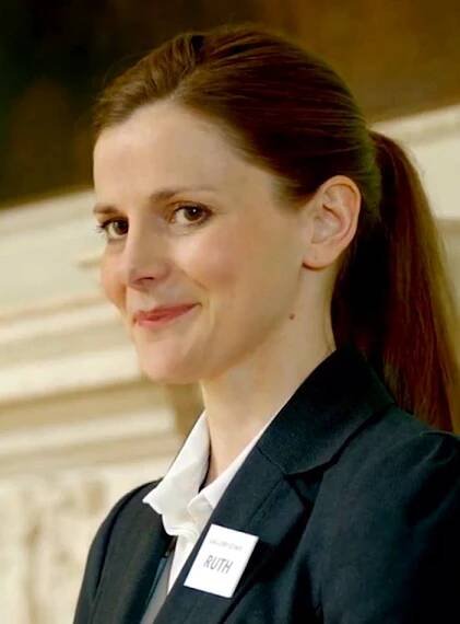 Louise Brealey – Wikipedie