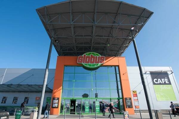 Nařízení odřízlo Globus Plzeňanům, hypermarket dostal ale výjimku