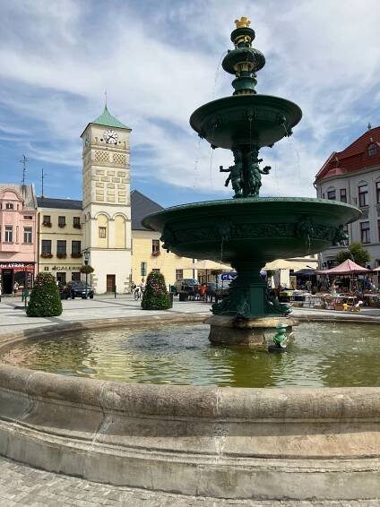 Litinová kašna - Karviná - Architektonické památky - Architektonické doplňky - plastiky, kašny, pomníky ... - Moravskoslezský