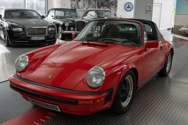 Porsche 911 Carrera SC Targa