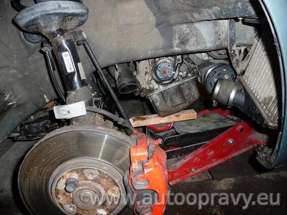 Výměna rozvodů a vodní pumpy – Octavia 20v turbo - www.autoopravy.eu
