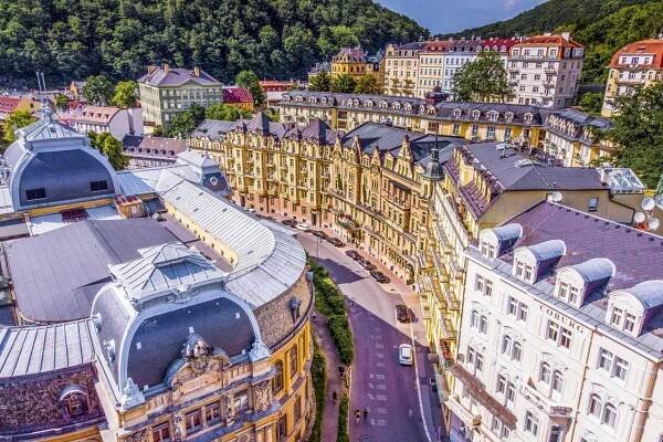 Galerie: Nahlédněte do interiérů 5* superior hotelu a nechte se hýčkat | Elle.cz