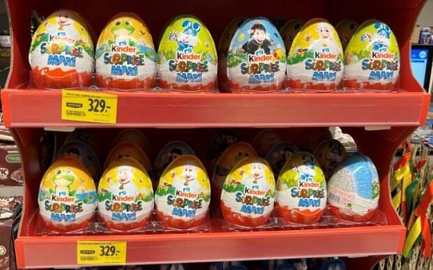 Kilo Kinder čokolády stojí 1.496 korun. V Německu za polovinu