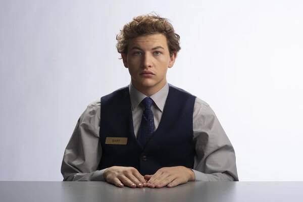 Noční recepční - Promo - Tye Sheridan