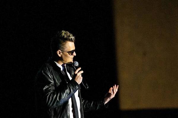 Kazma Kazmitch, vlastním jménem Kamil Bartošek a jeho ONE MAN SHOW, 18. května 2022 v Ostravě.