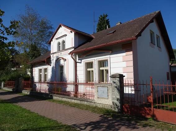 Soubor:Klánovice, Slavětínská čp. 16.jpg