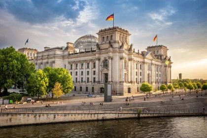 berlín - budova říšského sněmu v berlíně - stock snímky, obrázky a fotky
