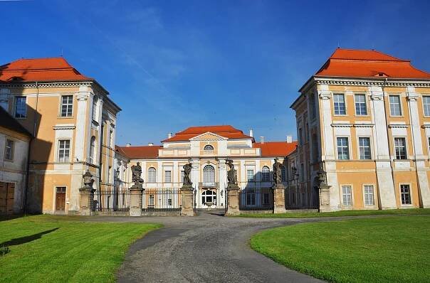 Exkurze zámek Duchcov a muzeum vojenské historie v Duchcově