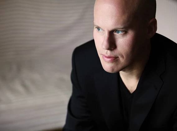Lars Johansson Brissman - Artefact Artist Management