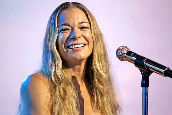 LeAnn Rimes Reschedules Concerts Due to Vocal Cord Bleed: 'Doctor's Orders!'