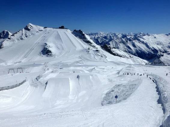 Ski resort Hintertux Glacier (Hintertuxer Gletscher)
