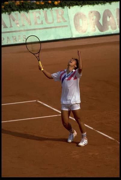 Michael Chang came through two epic five set wins over Ivan Lendl and Stefan Edberg to claim the 1989 French Open title.
