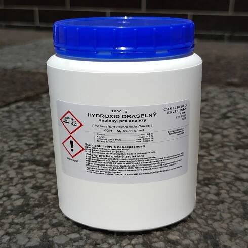 Hydroxid draselný p.a. - 1000 g