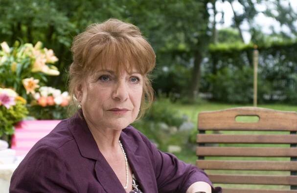 Jeder Mensch braucht ein Geheimnis - Z filmu - Hannelore Hoger