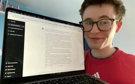 Student uses artificial intelligence bot to write uni essay - and gets worrying grade